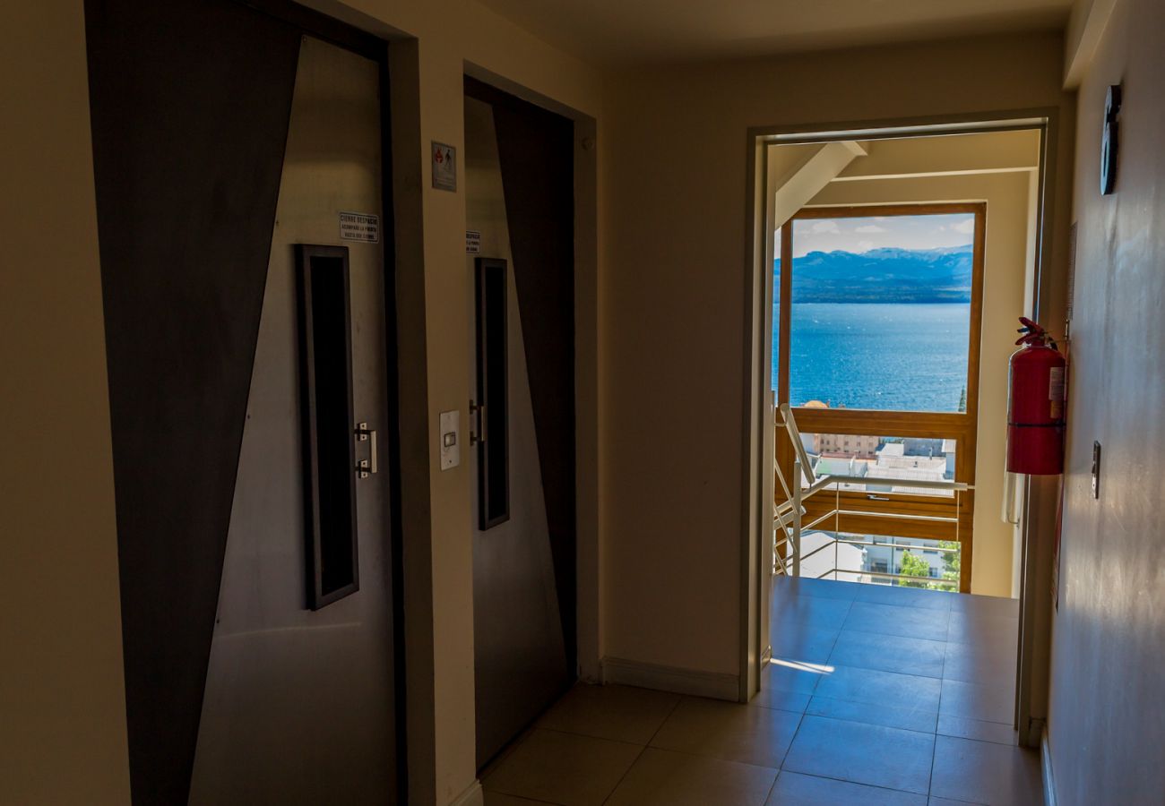 Apartamento en San Carlos de Bariloche - Dto. Kumelka con vista al Lago