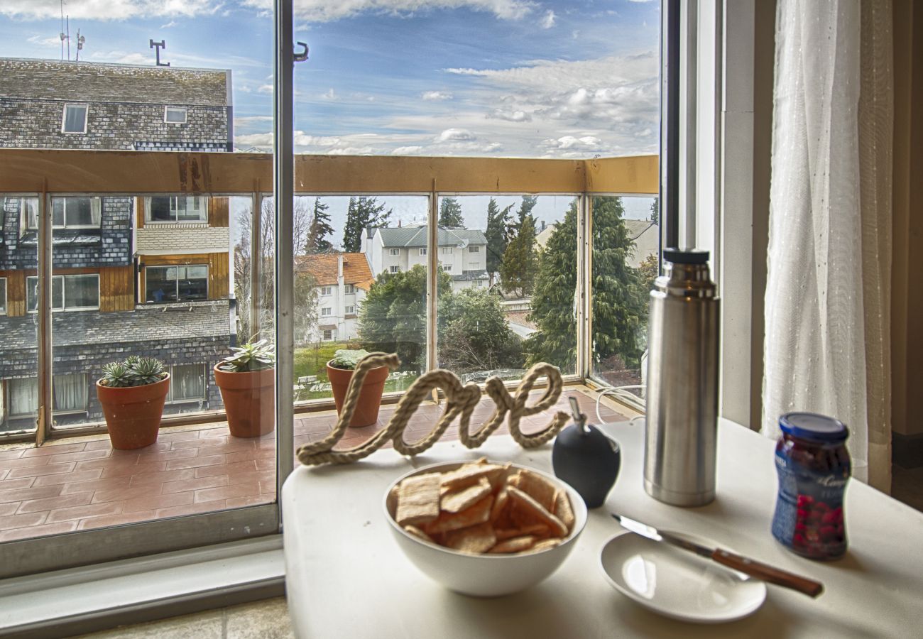 Apartamento en San Carlos de Bariloche - Dto. Alegre con vista al lago, céntrico y con wifi