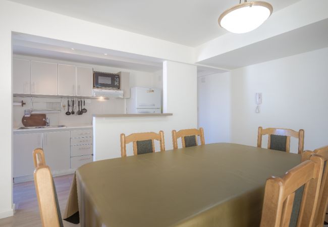 Apartamento en San Carlos de Bariloche - Doriasa, con vista al lago y estacionamiento Apartamento en San Carlos de Bariloche - Doriasa, con vista al lago y estacionamiento