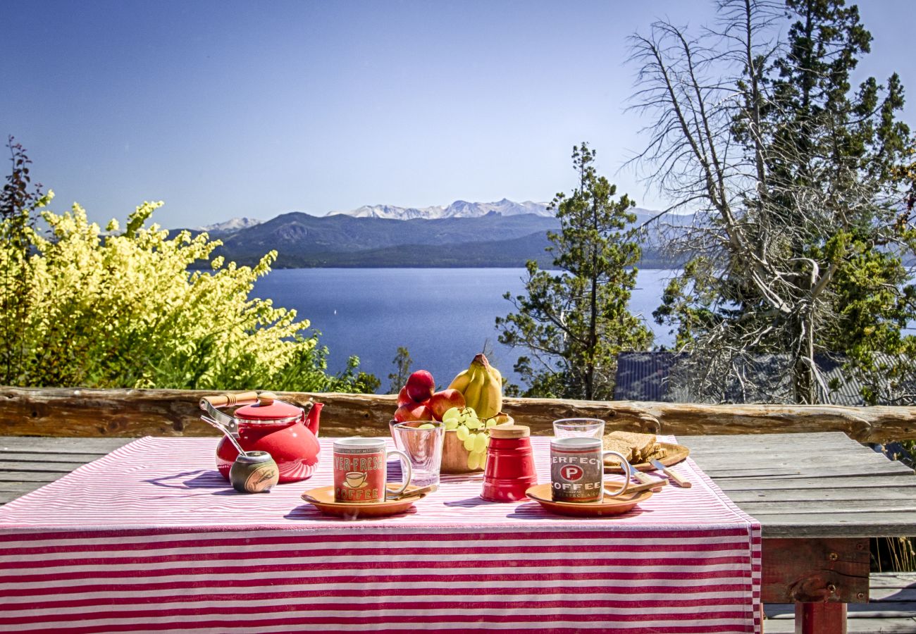Casa en San Carlos de Bariloche - Rustica y Encantadora con vista al Lago
