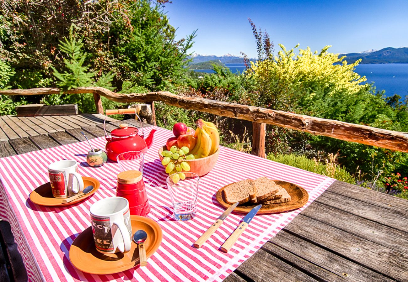 Casa en San Carlos de Bariloche - Rustica y Encantadora con vista al Lago