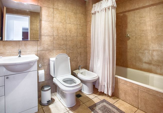 Apartamento en San Carlos de Bariloche - El Coral departamento con estacionamiento Apartamento en San Carlos de Bariloche - El Coral departamento con estacionamiento