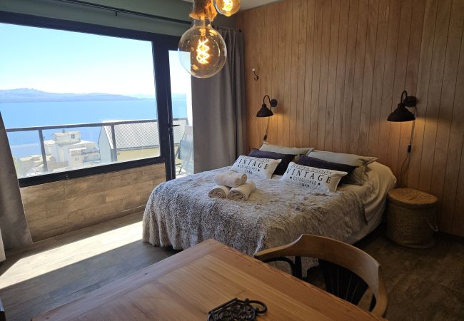 Estudio en San Carlos de Bariloche - El Suizo II departamento con vista al lago y Terra Estudio en San Carlos de Bariloche - El Suizo II departamento con vista al lago y Terra