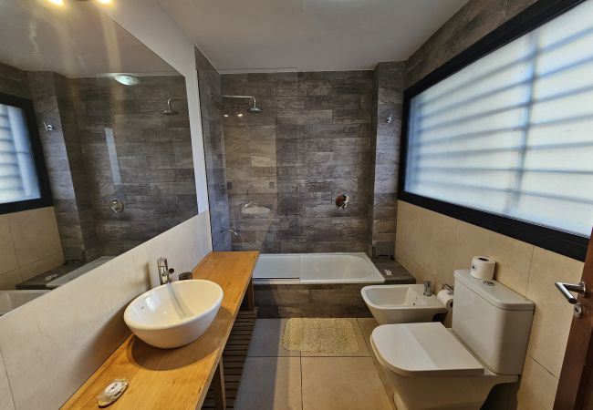 Estudio en San Carlos de Bariloche - Suizo I con vista al lago, Terraza y Estac. Estudio en San Carlos de Bariloche - Suizo I con vista al lago, Terraza y Estac.