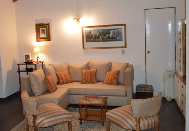 Casa en San Carlos de Bariloche - Casa Los Cerezos con estacionamiento Casa en San Carlos de Bariloche - Casa Los Cerezos con estacionamiento