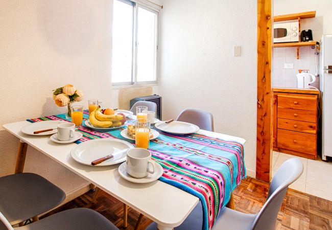 Apartamento en San Carlos de Bariloche - Simple, a una cuadra de todo! Apartamento en San Carlos de Bariloche - Simple, a una cuadra de todo!