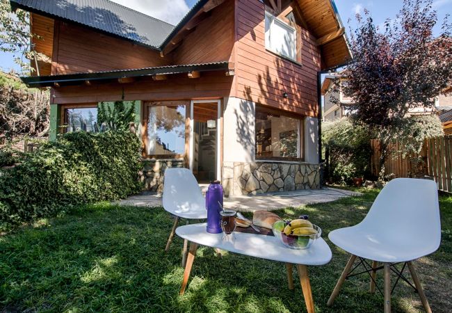 Casa en San Carlos de Bariloche - Sakura, perfecto para 4 con parrilla y Jardín Casa en San Carlos de Bariloche - Sakura, perfecto para 4 con parrilla y Jardín