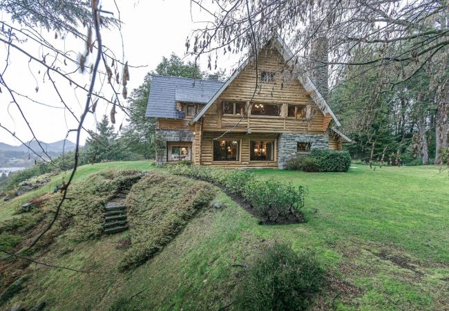 Casa en San Carlos de Bariloche - Hermosa casa en Llao Llao - TARIFA EN DOLARES