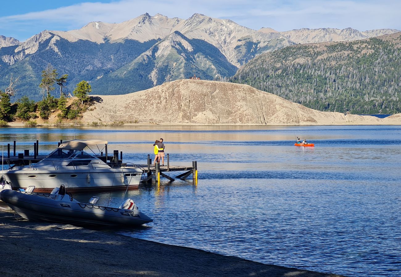 Apartamento en San Carlos de Bariloche - Dto Arrayan con vista al lago y estacionamiento