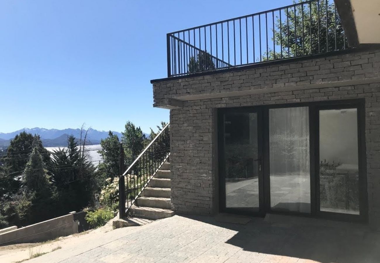 Estudio en San Carlos de Bariloche - Dto. Sauco con vista al lago