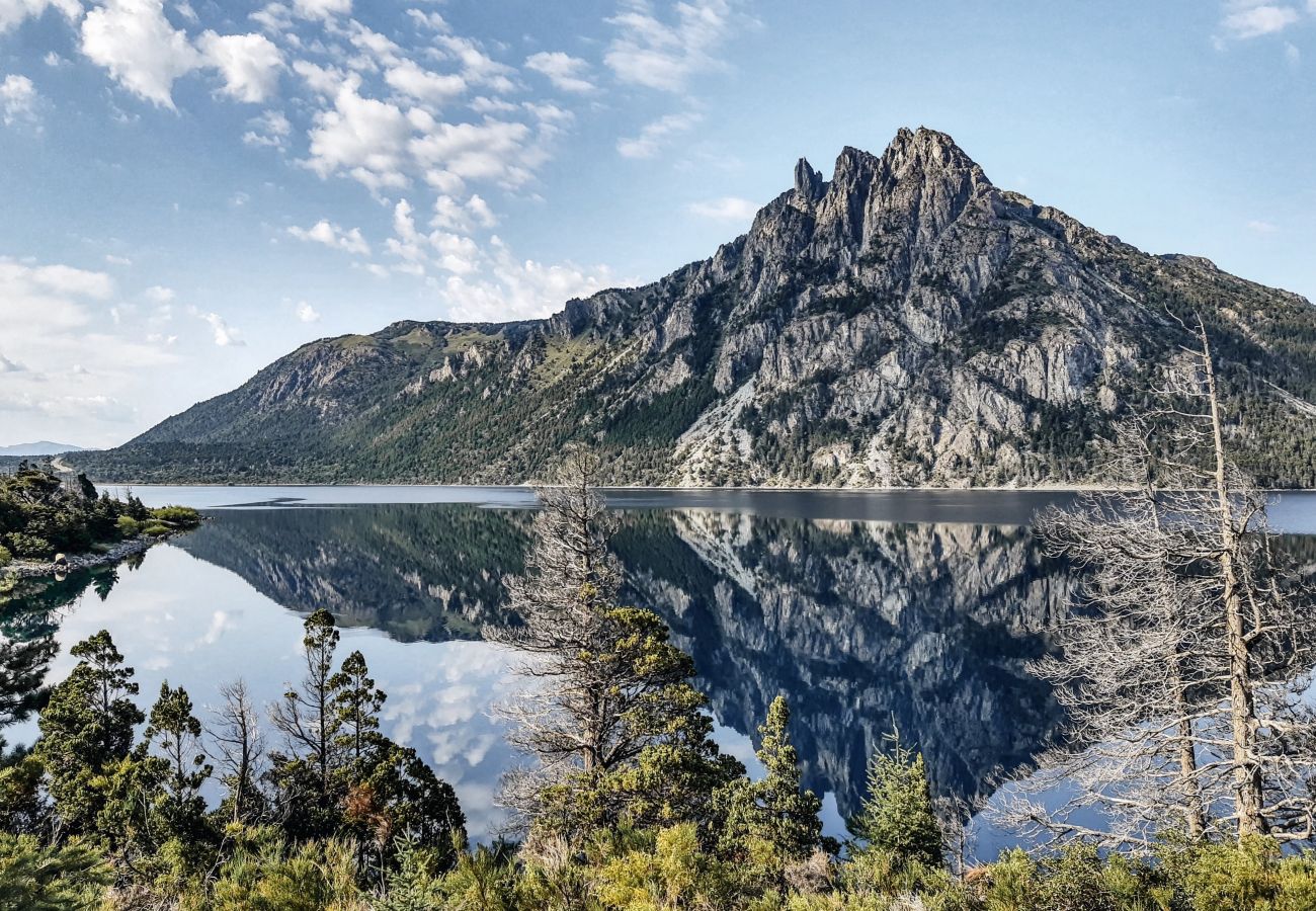 Estudio en San Carlos de Bariloche - Dto. Sauco con vista al lago