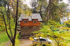 Casa en San Carlos de Bariloche - Cabaña Llao Llao en el bosque con vista al lago 