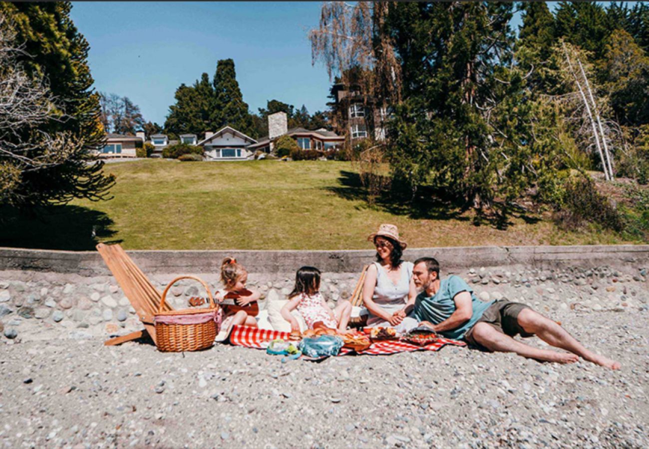 Casa en San Carlos de Bariloche - NAUTICA sobre la costa de Lago - TARIFA EN DOLARES