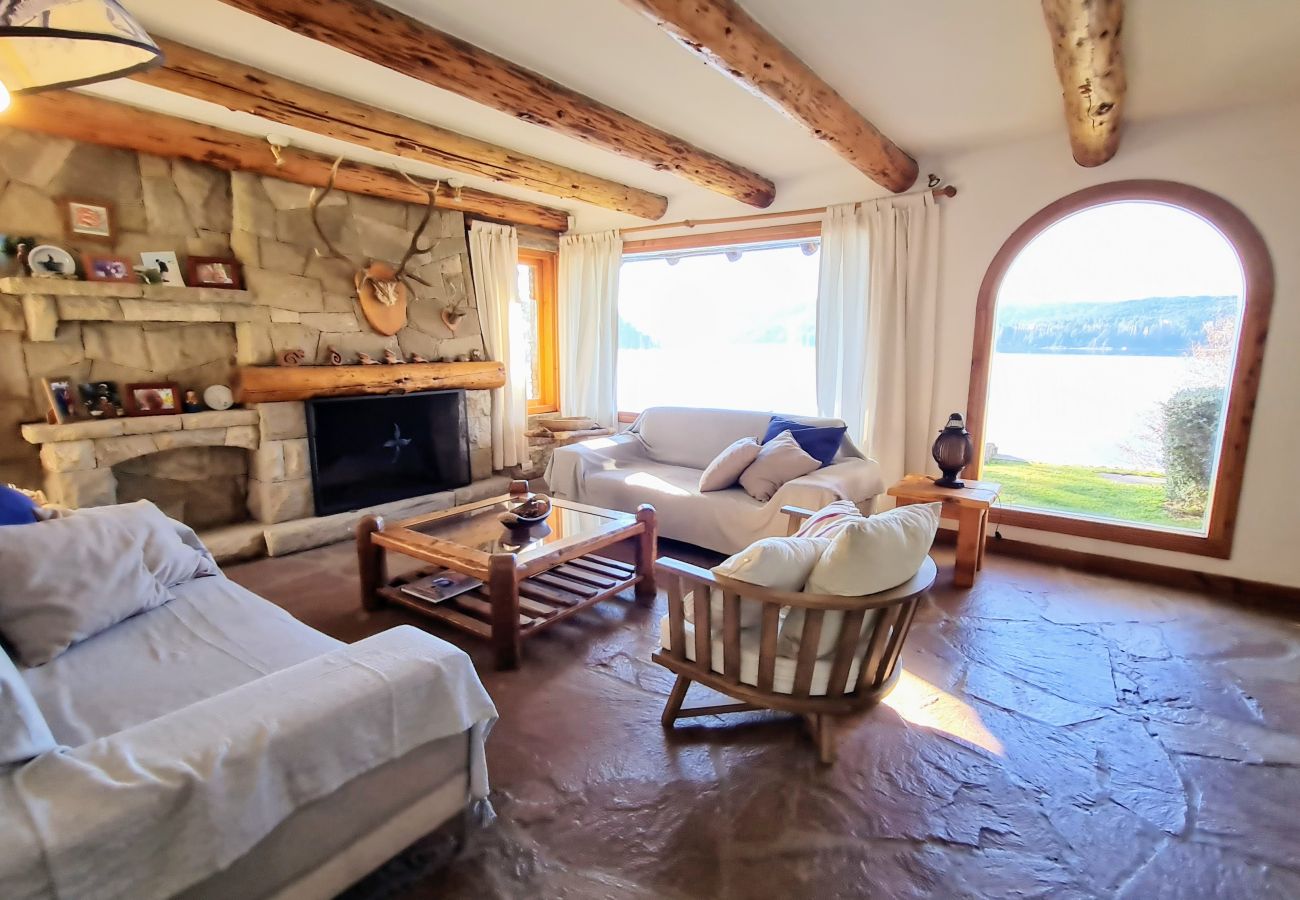 Casa en San Carlos de Bariloche - Casa con costa de lago y Piscina 