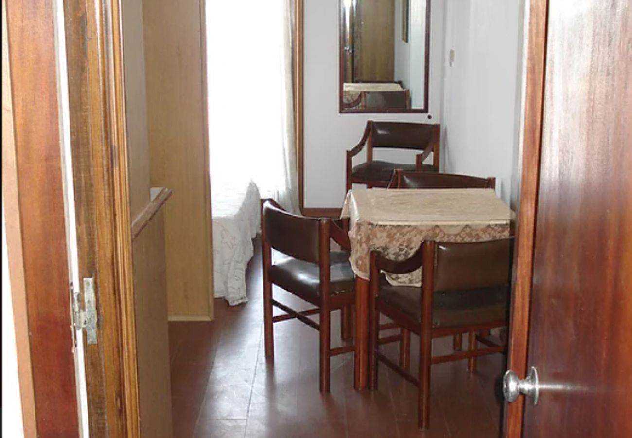 Apartamento en Villa Gesell - La Rueda para 4 M