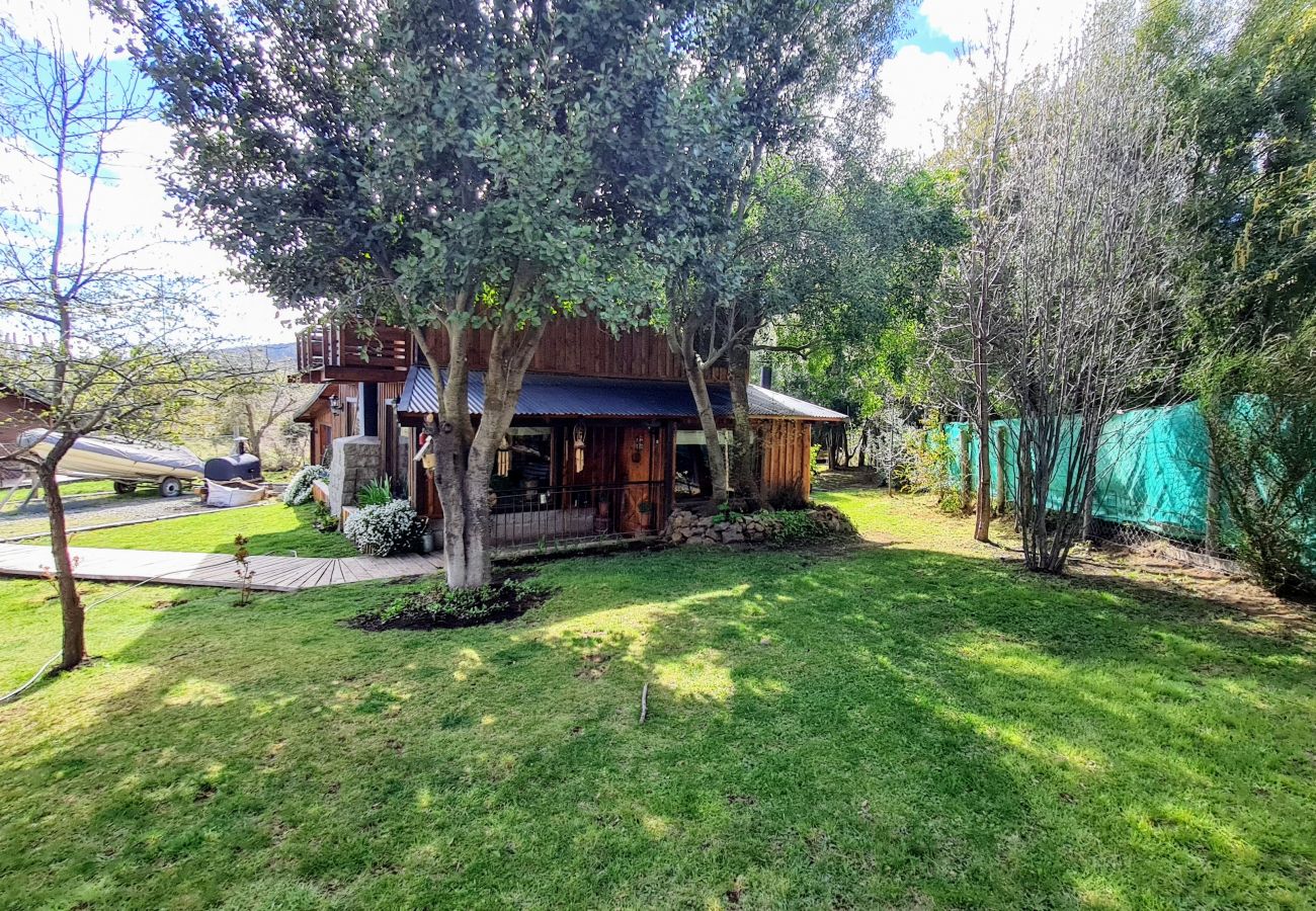 Casa en San Carlos de Bariloche - Casa Paroma con parque y parrilla