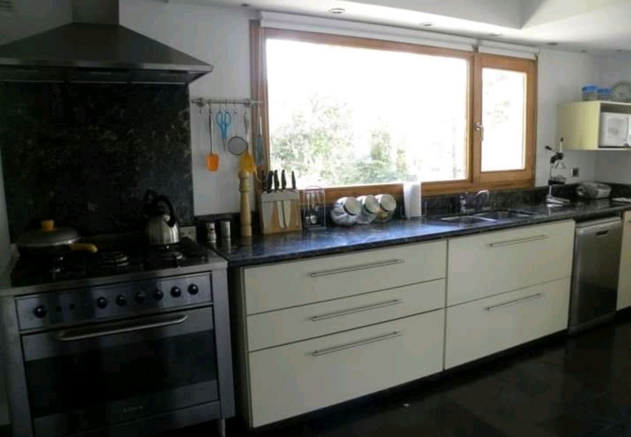 Casa en San Carlos de Bariloche - CASA SAUCO CON VISTA AL LAGO - TARIFA EN DOLARES