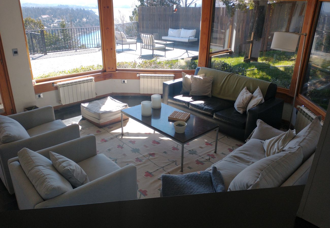 Casa en San Carlos de Bariloche - CASA SAUCO CON VISTA AL LAGO - TARIFA EN DOLARES