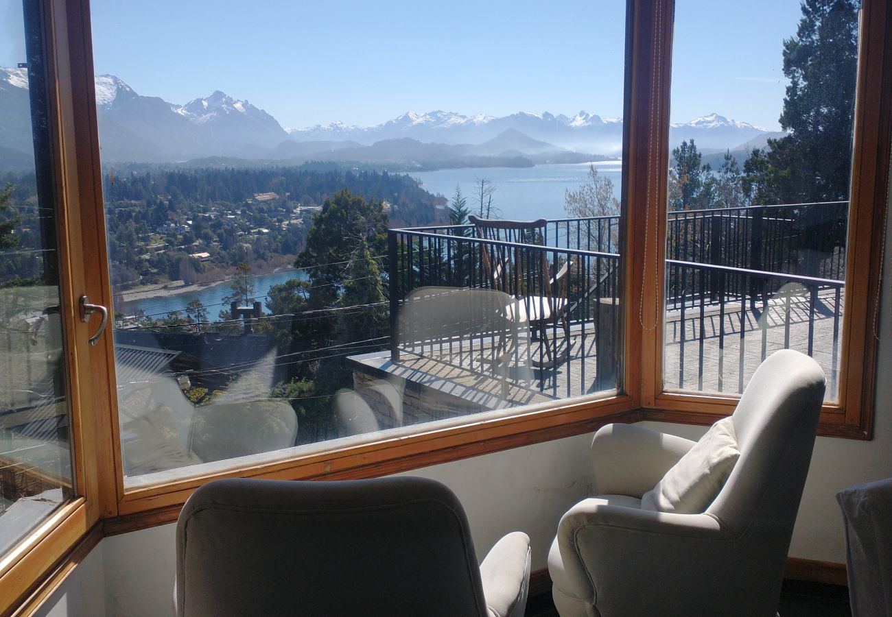 Casa en San Carlos de Bariloche - CASA SAUCO CON VISTA AL LAGO - TARIFA EN DOLARES