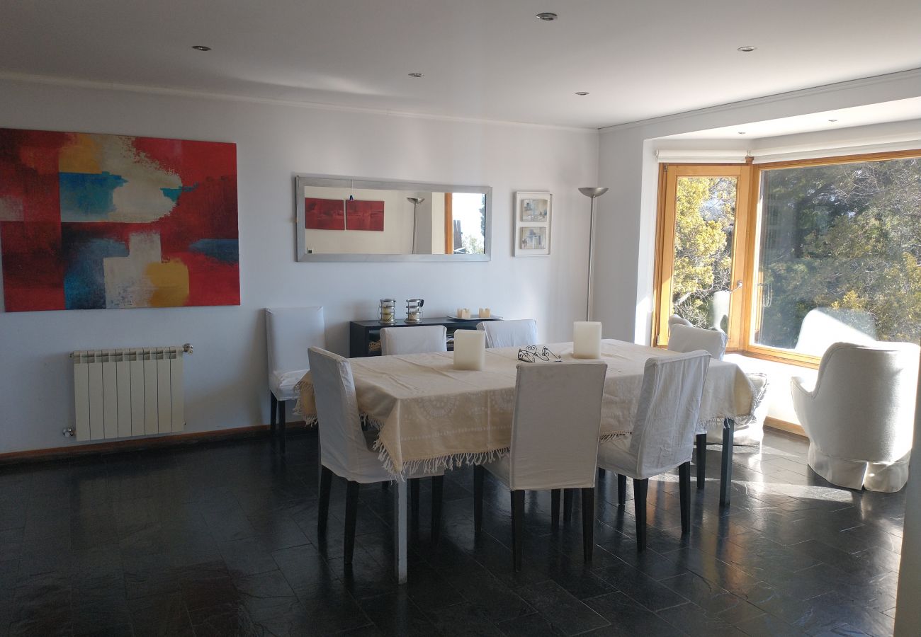 Casa en San Carlos de Bariloche - CASA SAUCO CON VISTA AL LAGO - TARIFA EN DOLARES