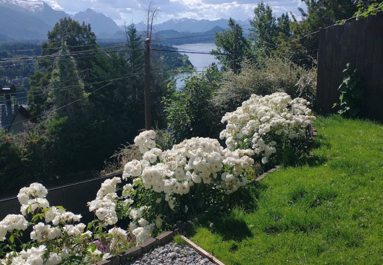 Casa en San Carlos de Bariloche - CASA SAUCO CON VISTA AL LAGO - TARIFA EN DOLARES