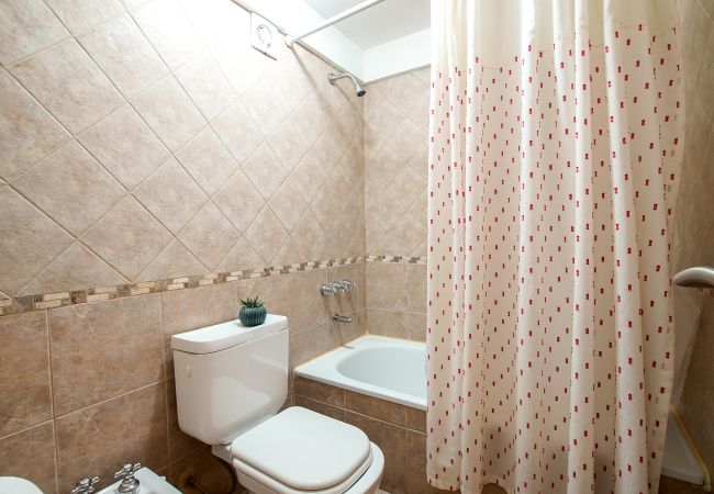 Apartamento en San Carlos de Bariloche - Apart Nahuel Huapi con vista al lago y estac. Apartamento en San Carlos de Bariloche - Apart Nahuel Huapi con vista al lago y estac.