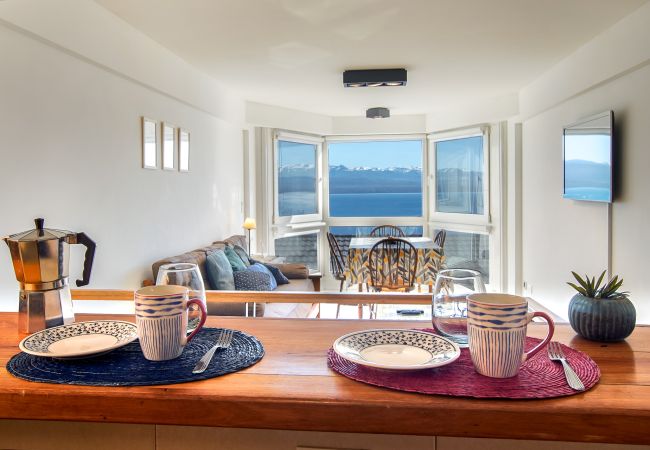 Apartamento en San Carlos de Bariloche - Apart Nahuel Huapi con vista al lago y estac. Apartamento en San Carlos de Bariloche - Apart Nahuel Huapi con vista al lago y estac.