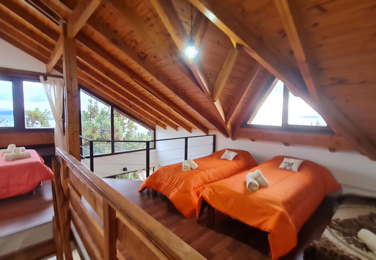 Apartamento en San Carlos de Bariloche - Dto. El Cipres con vista al lago y piscina