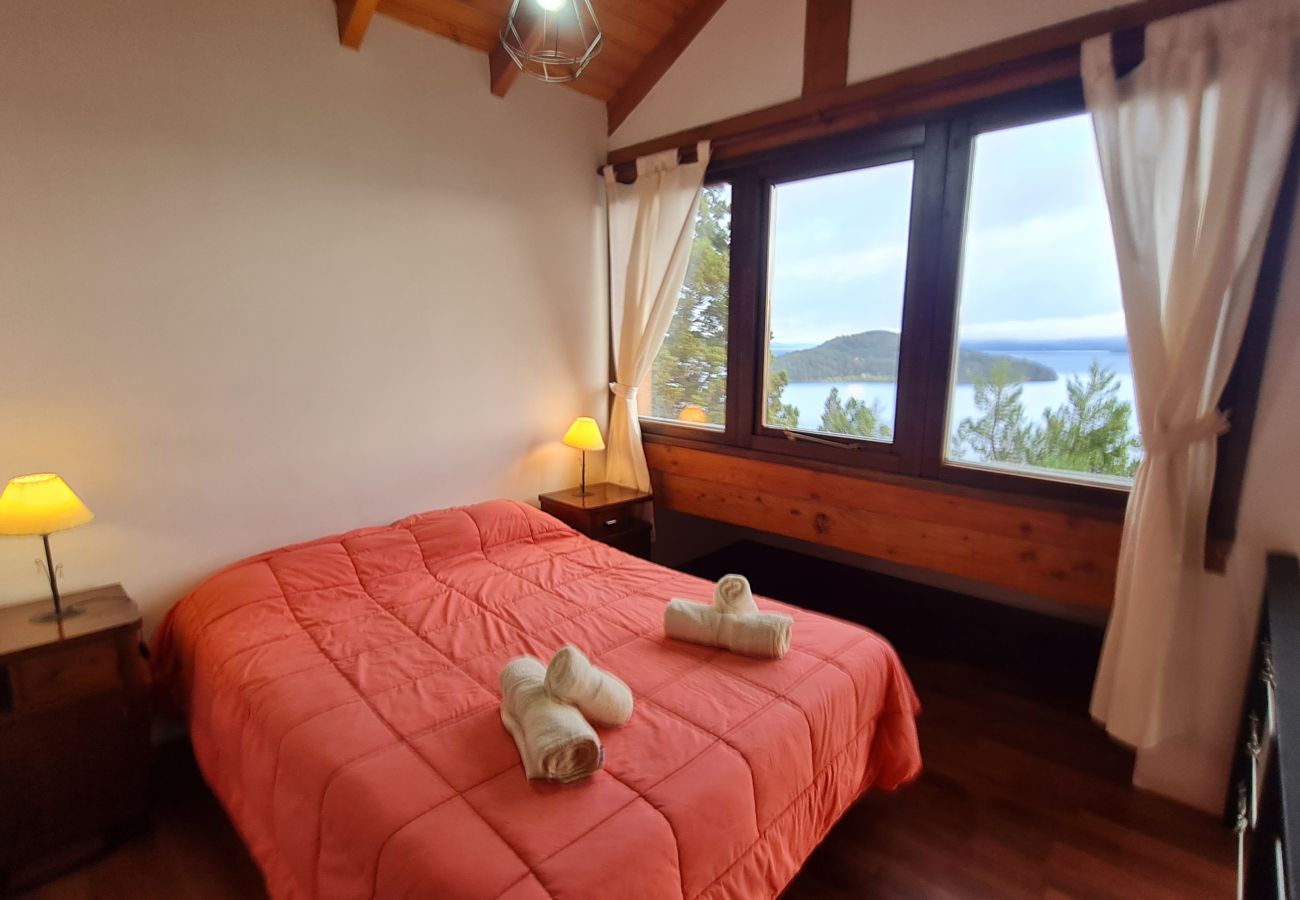 Apartamento en San Carlos de Bariloche - Dto. El Cipres con vista al lago y piscina