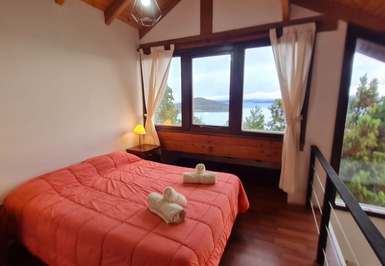 Apartamento en San Carlos de Bariloche - Dto. El Cipres con vista al lago y piscina