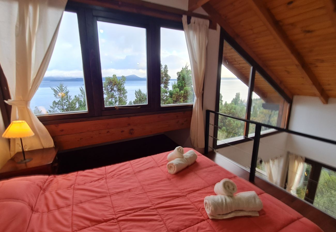 Apartamento en San Carlos de Bariloche - Dto. El Cipres con vista al lago y piscina