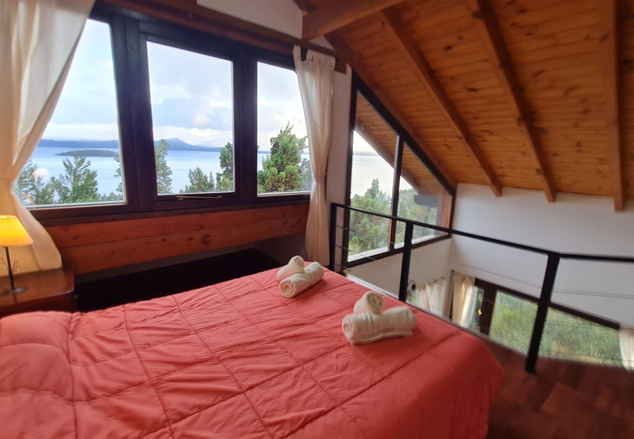 Apartamento en San Carlos de Bariloche - Dto. El Cipres con vista al lago y piscina