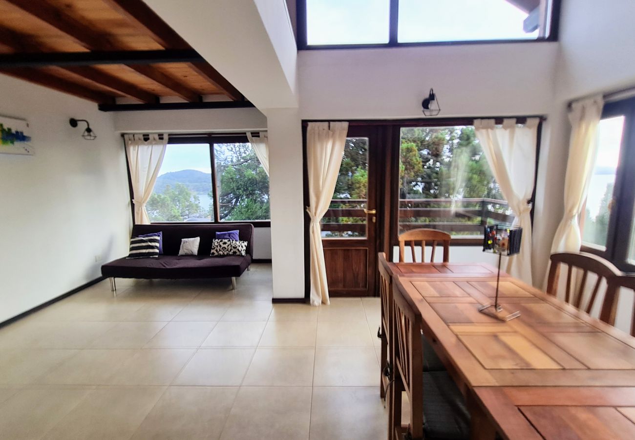 Apartamento en San Carlos de Bariloche - Dto. El Cipres con vista al lago y piscina
