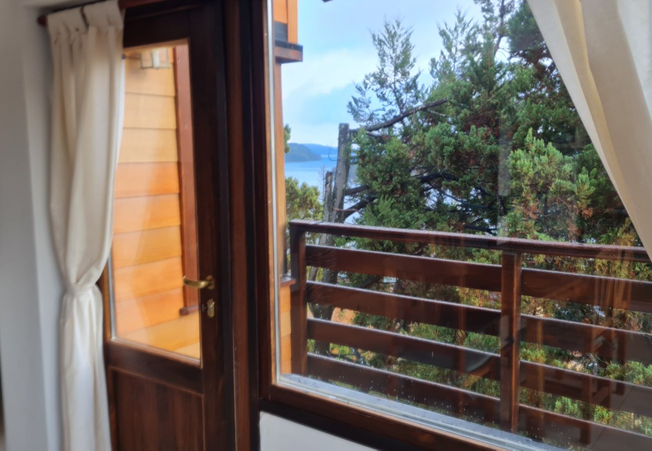 Apartamento en San Carlos de Bariloche - Dto. El Cipres con vista al lago y piscina