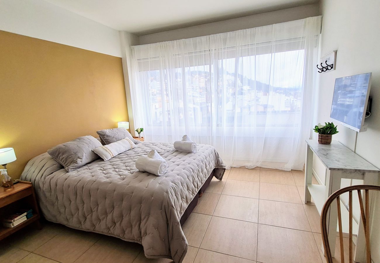 Estudio en San Carlos de Bariloche - DTO. INTI HAUS con vista al lago - 15% OFF