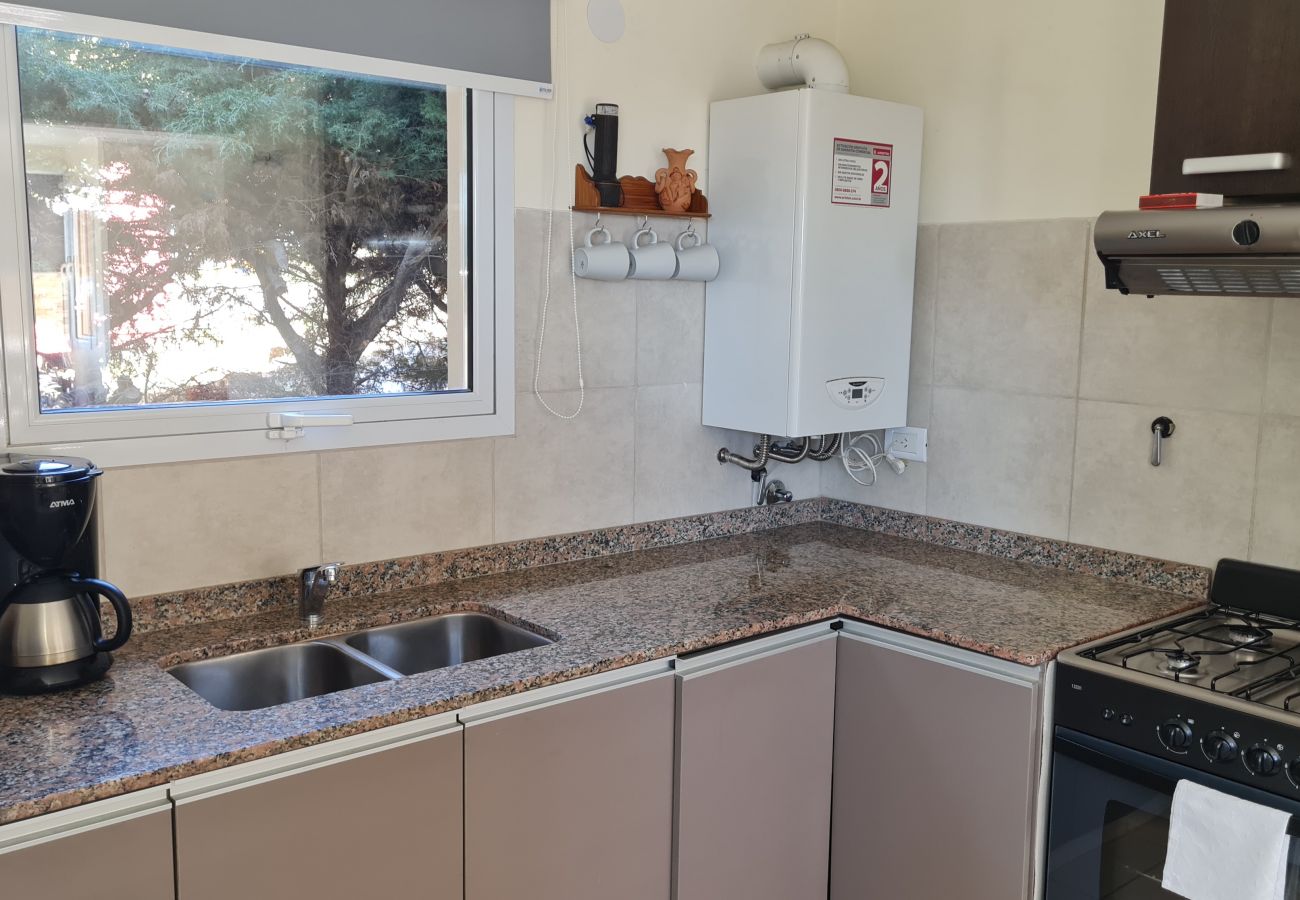 Casa en San Carlos de Bariloche - El Colibri con estacionamiento y Wifi