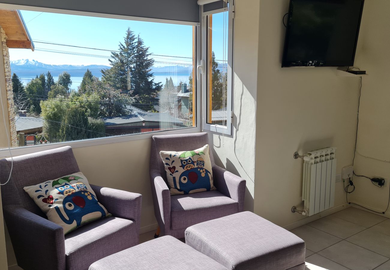 Casa en San Carlos de Bariloche - El Colibri con estacionamiento y Wifi