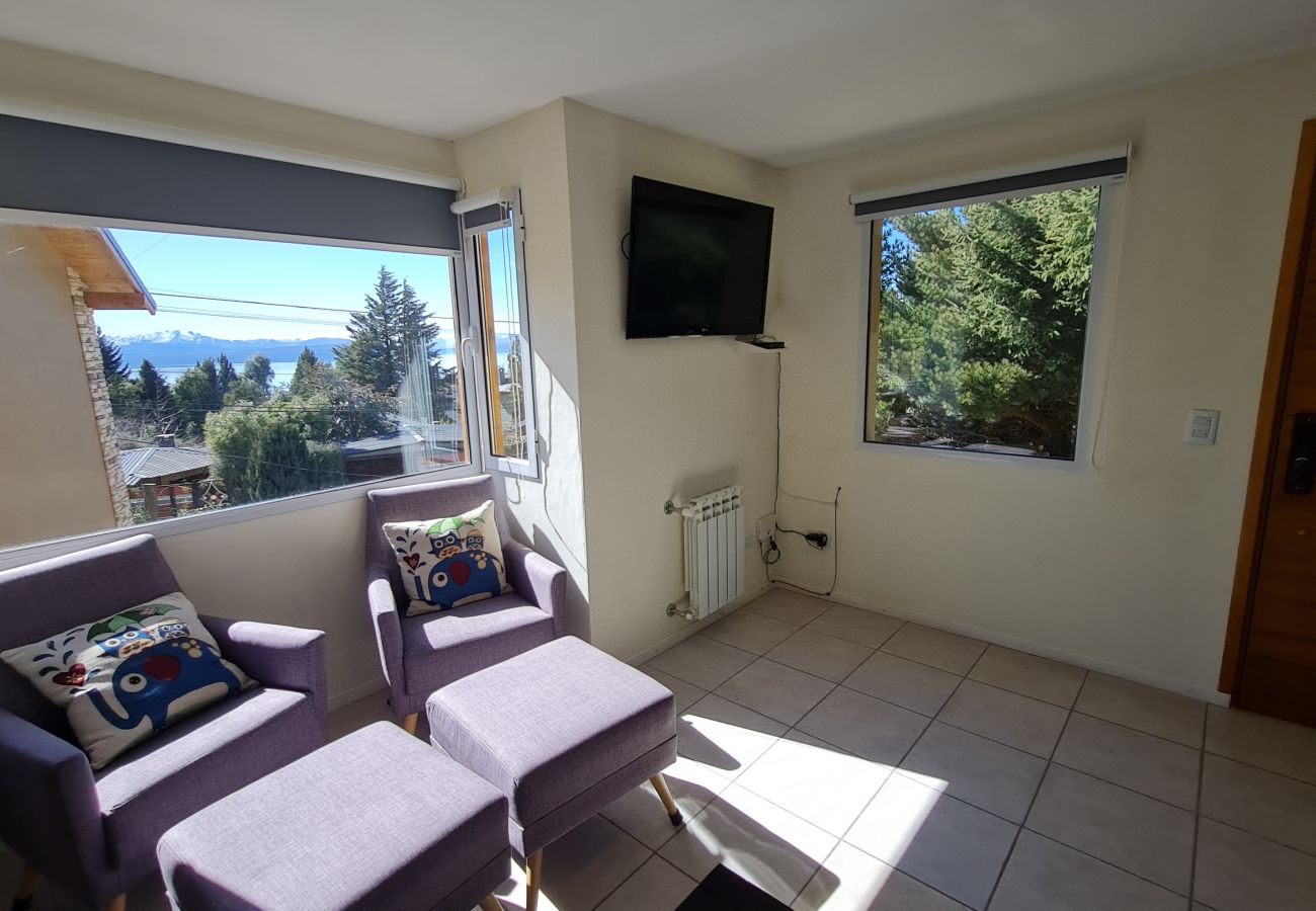Casa en San Carlos de Bariloche - El Colibri con estacionamiento y Wifi