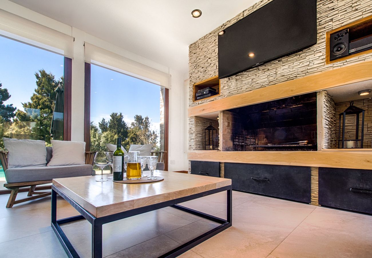 Casa en San Carlos de Bariloche - Hogar familiar con parrilla y piscina - TARIFAS EN