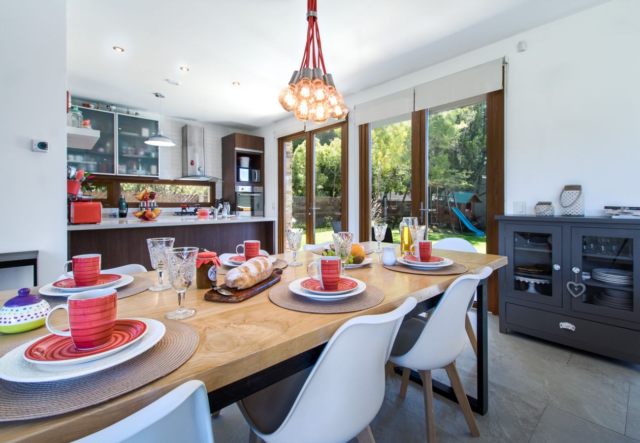 Casa en San Carlos de Bariloche - Hogar familiar con parrilla y piscina - TARIFAS EN