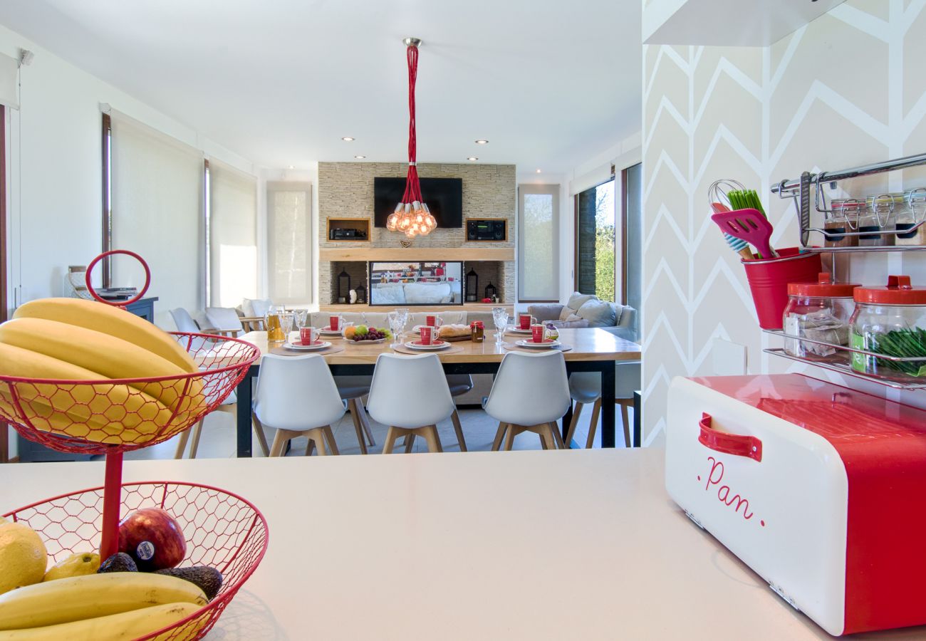 Casa en San Carlos de Bariloche - Hogar familiar con parrilla y piscina - TARIFAS EN