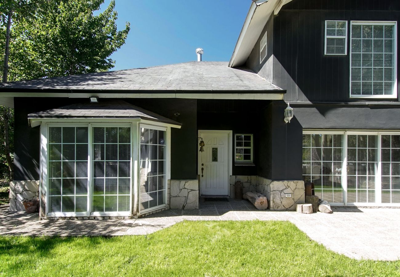 Casa en San Carlos de Bariloche - Casa La Negra - TARIFAS EN DOLARES