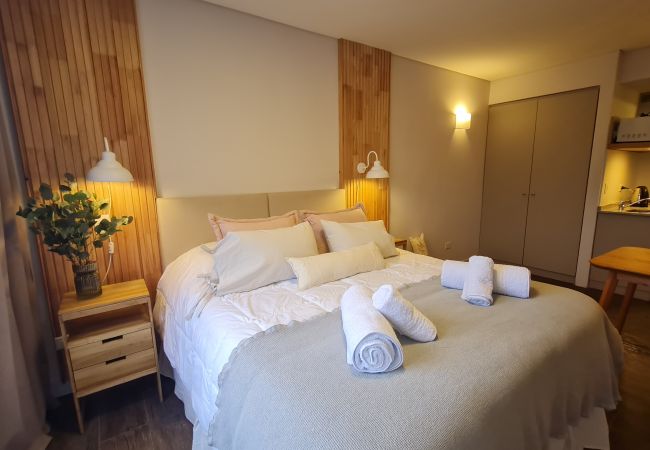 Estudio en San Carlos de Bariloche - OTTO departamento  con vista al lago Estudio en San Carlos de Bariloche - OTTO departamento  con vista al lago