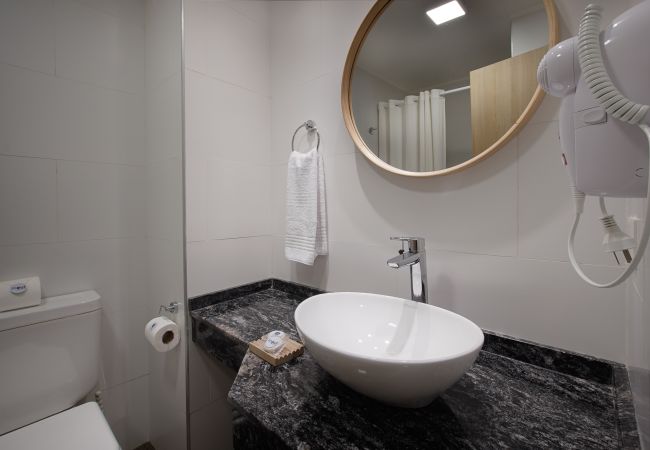 Estudio en San Carlos de Bariloche - OTTO departamento  con vista al lago Estudio en San Carlos de Bariloche - OTTO departamento  con vista al lago