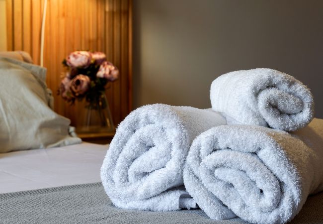 Estudio en San Carlos de Bariloche - OTTO departamento  con vista al lago Estudio en San Carlos de Bariloche - OTTO departamento  con vista al lago