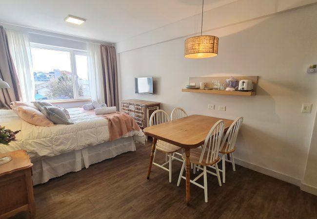 Estudio en San Carlos de Bariloche - LA PERLITA departamento en pleno centro Estudio en San Carlos de Bariloche - LA PERLITA departamento en pleno centro