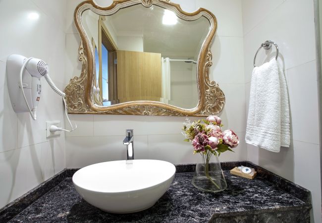 Estudio en San Carlos de Bariloche - LA PERLITA departamento en pleno centro Estudio en San Carlos de Bariloche - LA PERLITA departamento en pleno centro