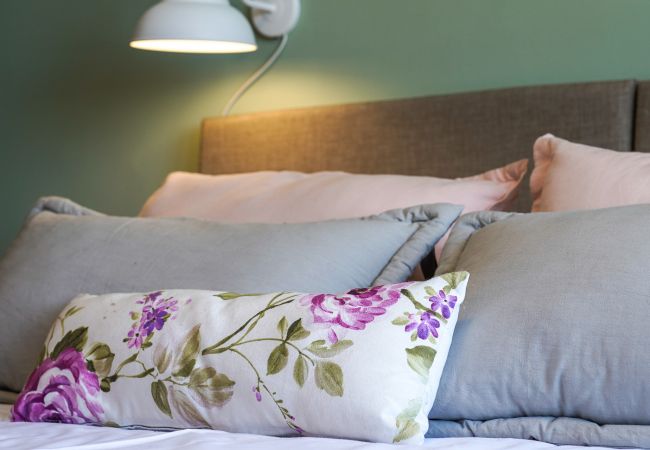 Estudio en San Carlos de Bariloche - LA PERLITA departamento en pleno centro Estudio en San Carlos de Bariloche - LA PERLITA departamento en pleno centro