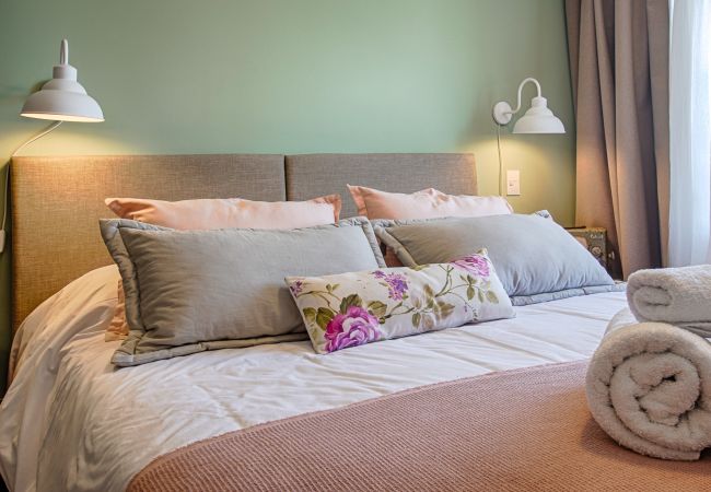 Estudio en San Carlos de Bariloche - LA PERLITA departamento en pleno centro Estudio en San Carlos de Bariloche - LA PERLITA departamento en pleno centro