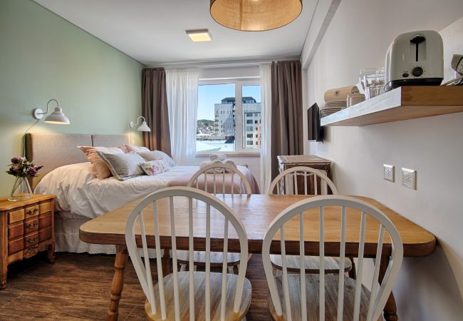 Estudio en San Carlos de Bariloche - LA PERLITA departamento en pleno centro Estudio en San Carlos de Bariloche - LA PERLITA departamento en pleno centro